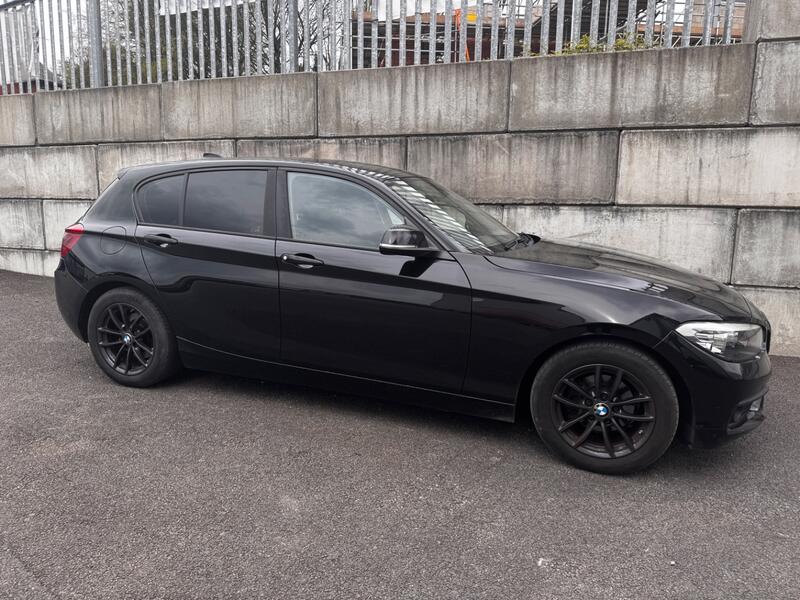 BMW 1 SERIES
