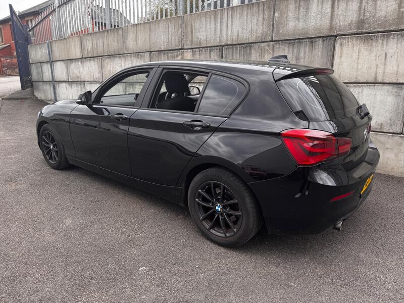 BMW 1 SERIES