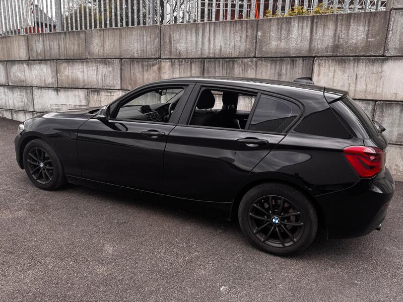BMW 1 SERIES