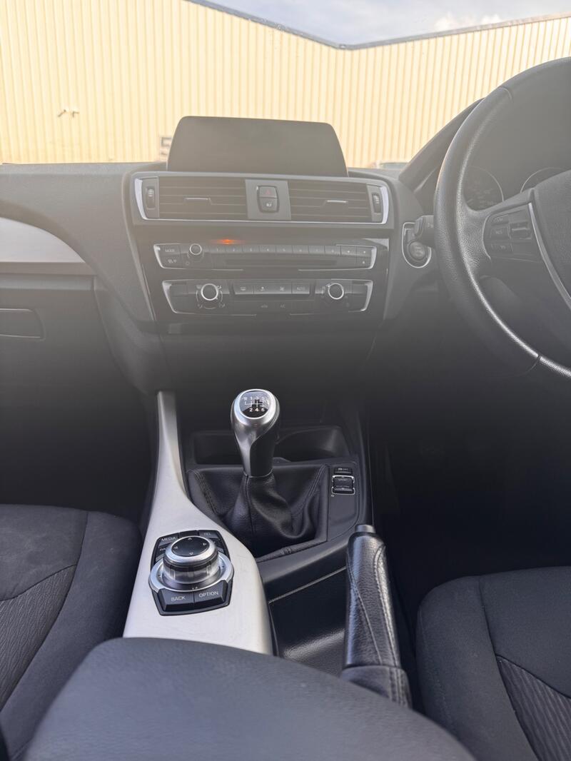 BMW 1 SERIES