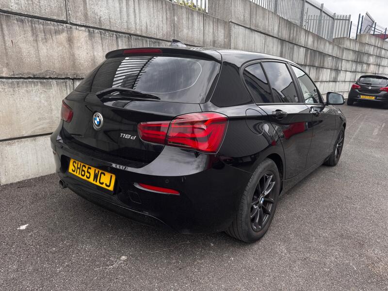 BMW 1 SERIES