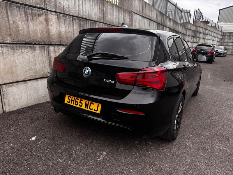 BMW 1 SERIES